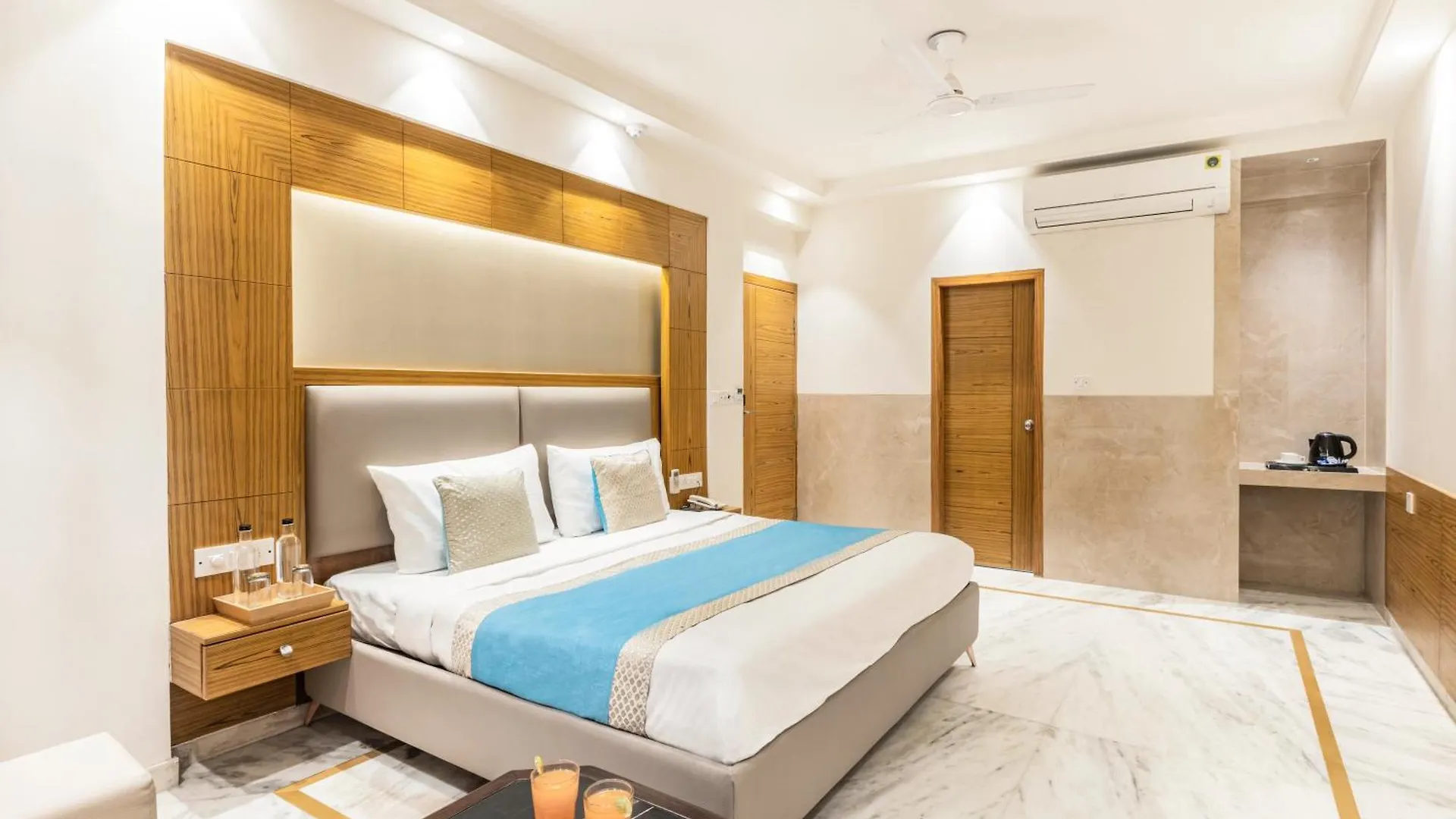 Hotel Star By Star Group- Near Delhi Airport New Delhi